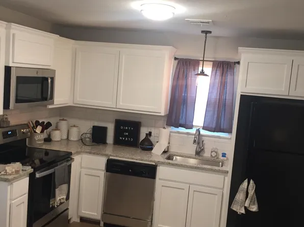 1207 S Husband Pl, Stillwater, OK 74074