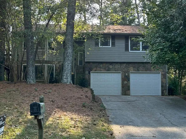 997 Chartley Dr SW, Lilburn, GA 30047