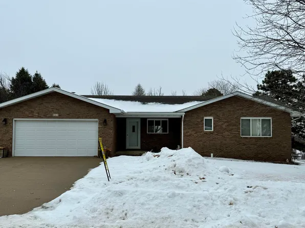 860 Franklin Dr, Crete, NE 68333