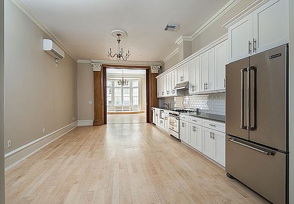 3rd image of 9 Gramercy Park S APT 2