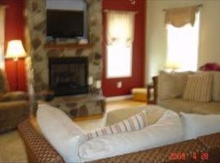 108 Ravenwood Dr, Moneta, VA 24121