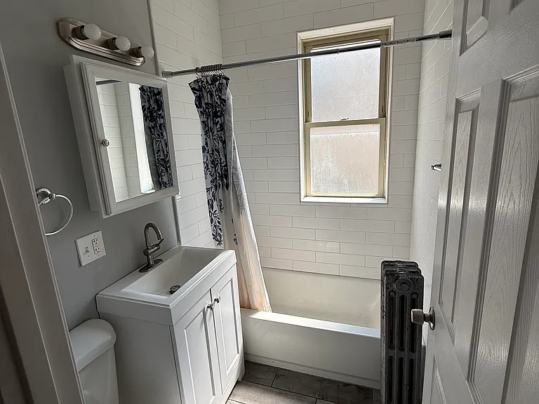 2820 W Dickens Ave #3 — Photo 6