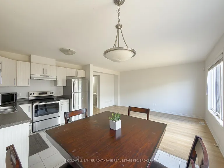 218 Heron St — Photo 10