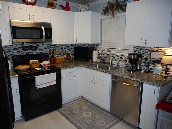 2nd image of 334 Lake Dr