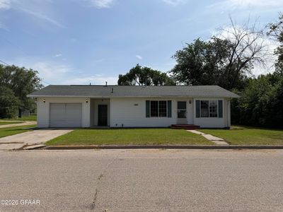 104 7th St E, Park River, ND, 58270