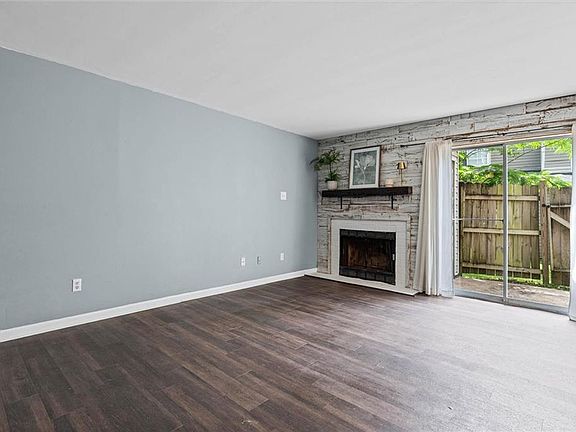 3rd image of 6701 Dickens Ferry Rd APT 88