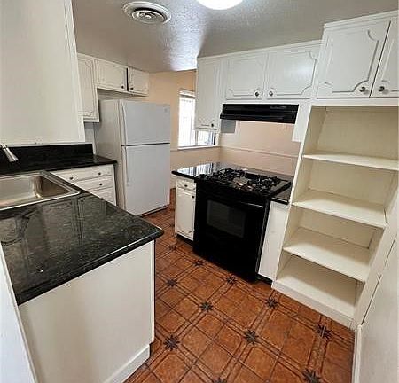 3rd image of 961 Toni Ave