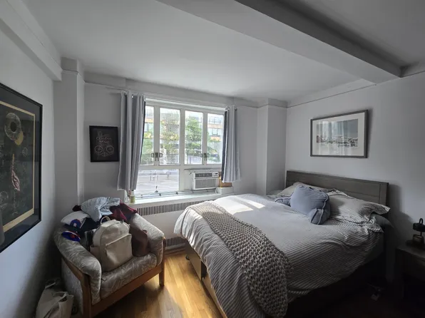 200 West 20th Street image 1 of 9