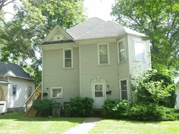 411 1/2 1st Ave NE, Oelwein, IA 50662