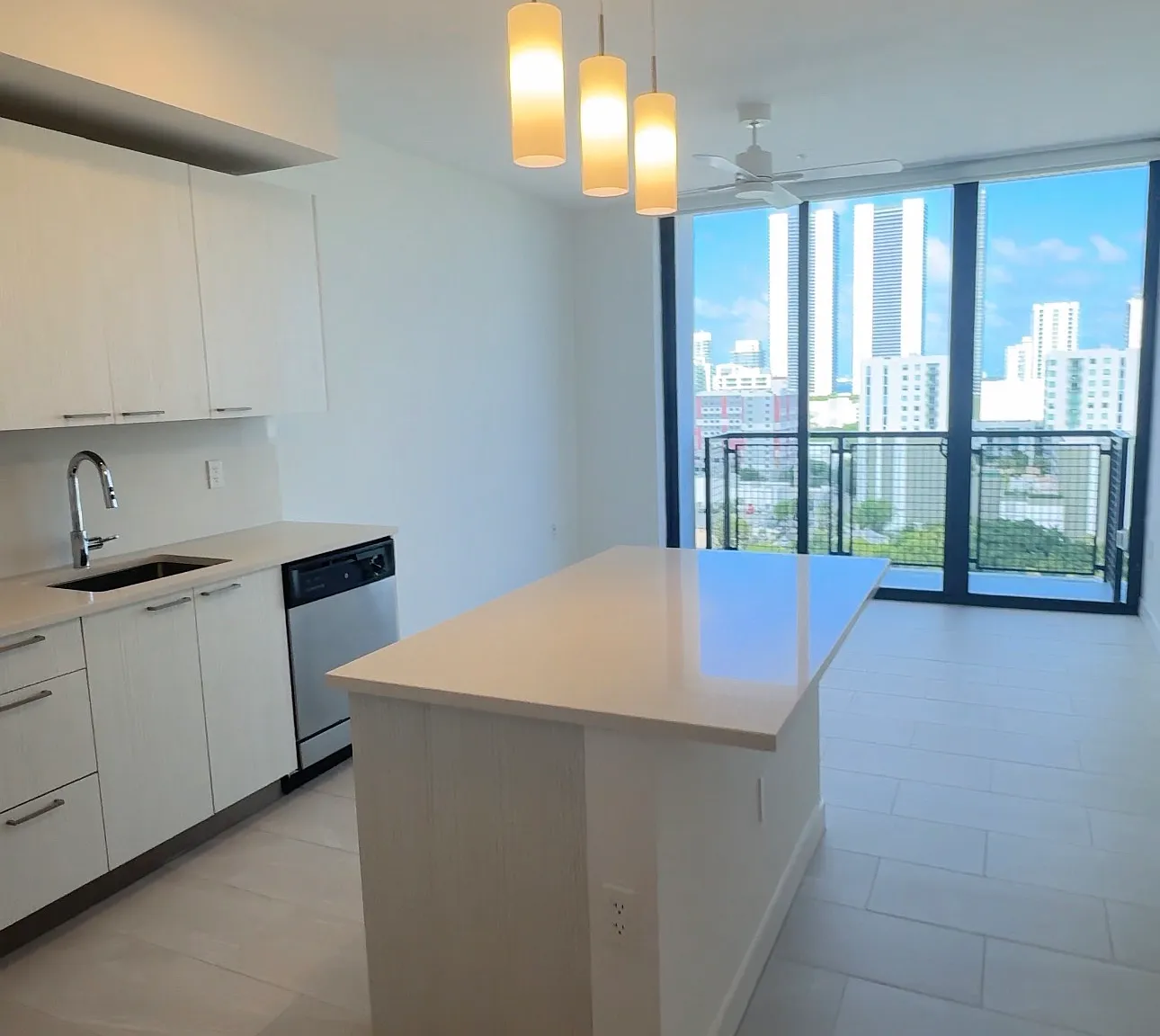 1 bed, 754 sqft, $2,656 — Photo 1