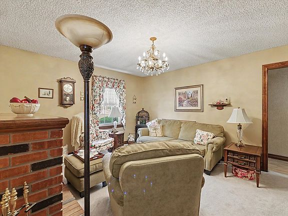 5th image of 621 Broadmeadow Rd