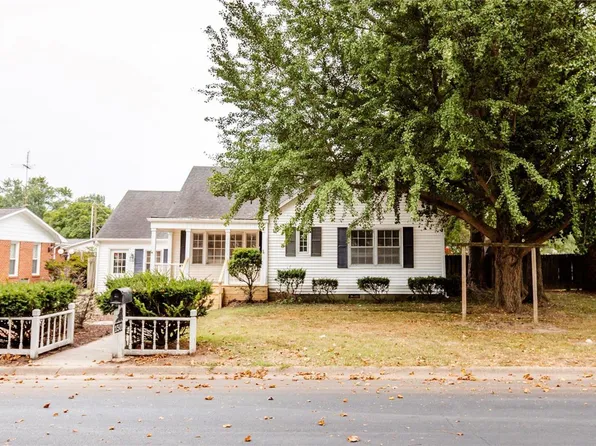 1501 E Commercial St, Charleston, MO 63834