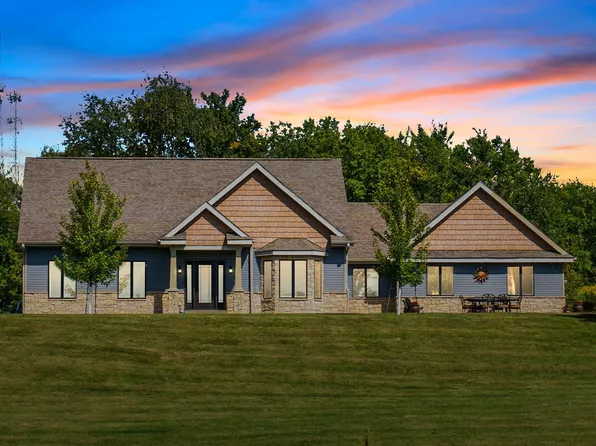 9012 Cottonwood Dr, Galena, IL 61036