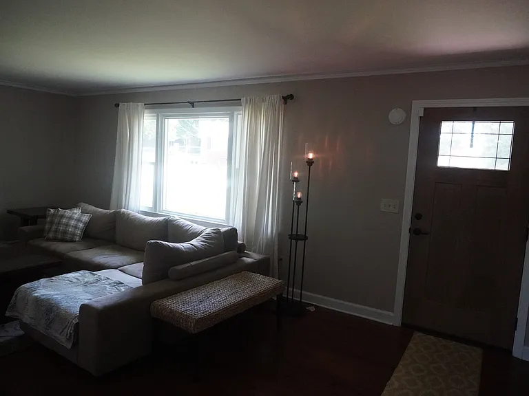 1 Dickens Ln — Photo 9