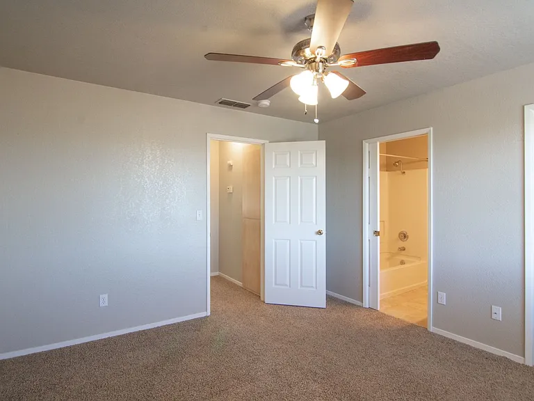1134 Weatherby Ct — Photo 12