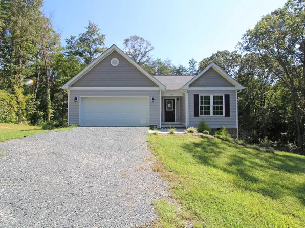 107 Arrington Dr, Evington, VA 24550