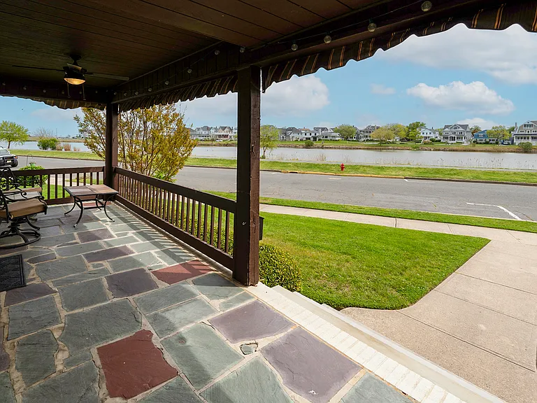 306 N Lake Dr — Photo 22