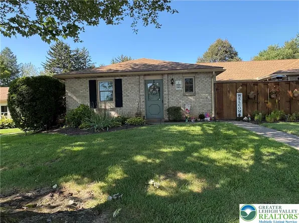 2992 Aronimink Pl, Macungie, PA 18062