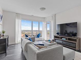 1 Victoria St S #1113, Kitchener, ON N2G 0B5