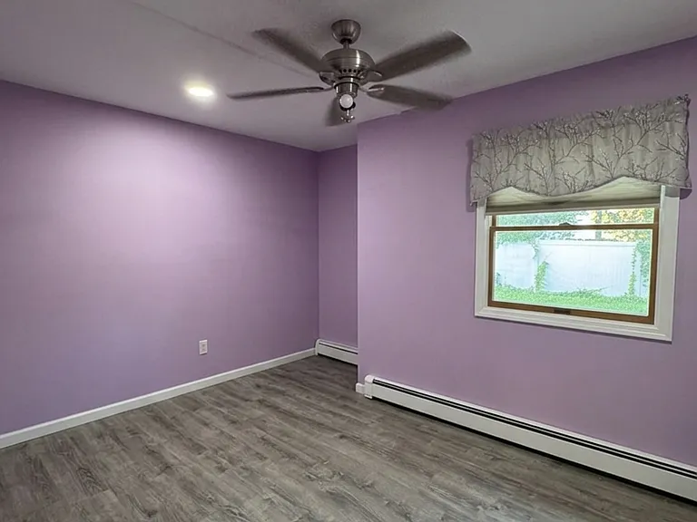 614 Middle Country Rd — Photo 4