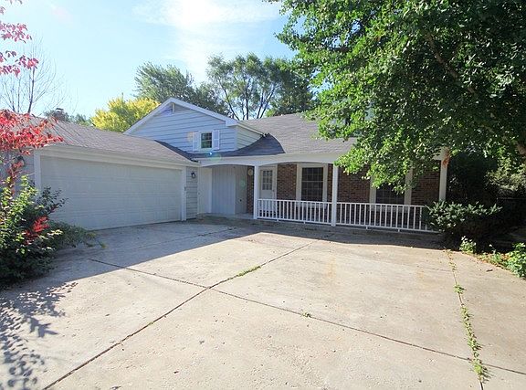 2nd image of 1025 Tamarack Ln