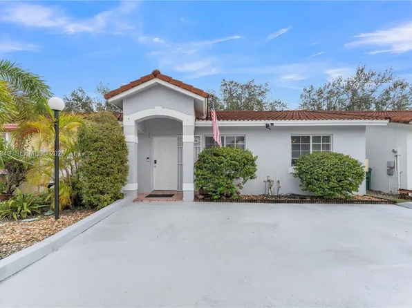 8255 NW 186th St APT 1002, Hialeah, FL 33015