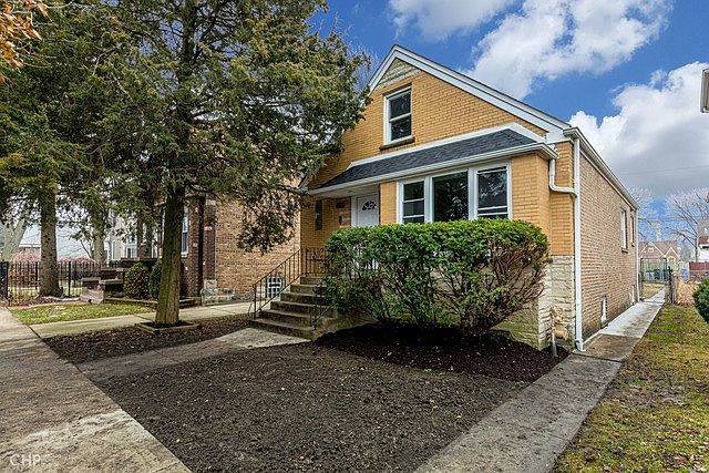 1st image of 5049 W Cornelia Ave