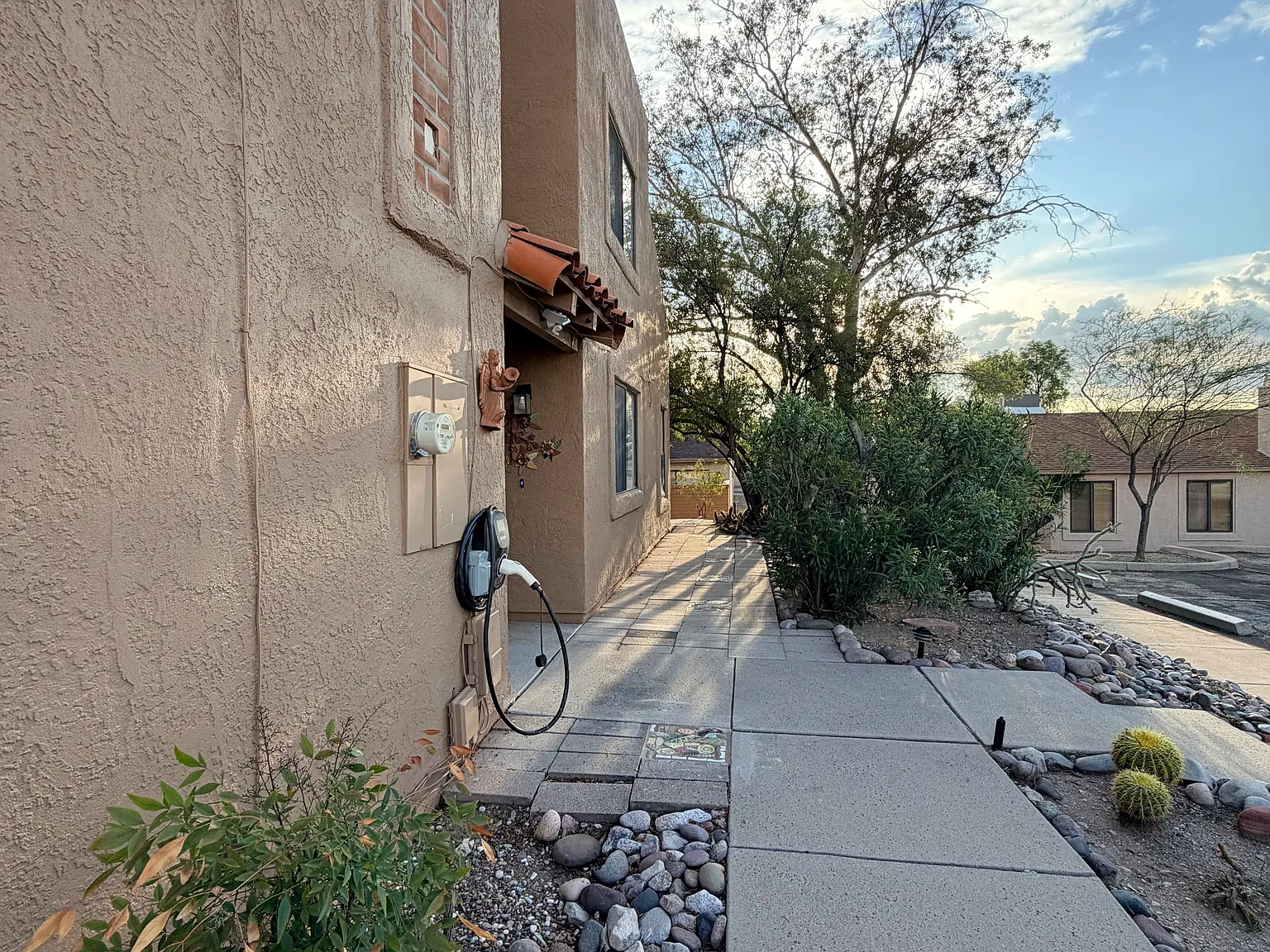 2477 N Ironwood Ridge Dr — Photo 3