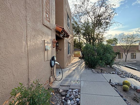 3rd image of 2477 N Ironwood Ridge Dr