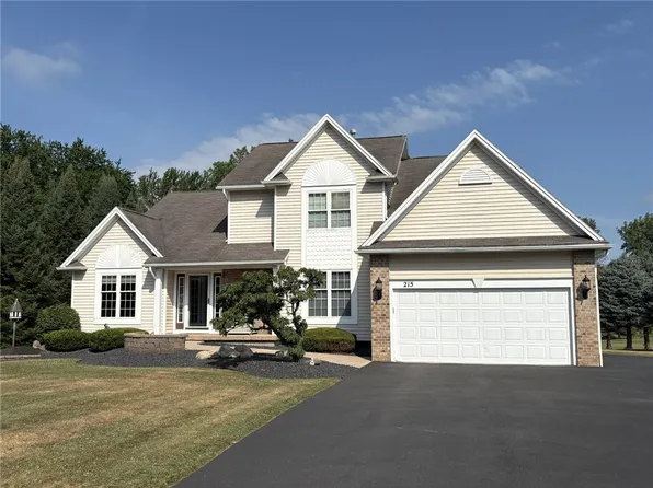 215 Sagewood Dr, Spencerport, NY 14559