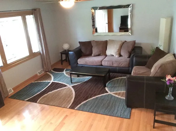 530 McKinley Ave, Omro, WI 54963