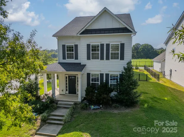 2531 Double Oaks Rd, Charlotte, NC 28206
