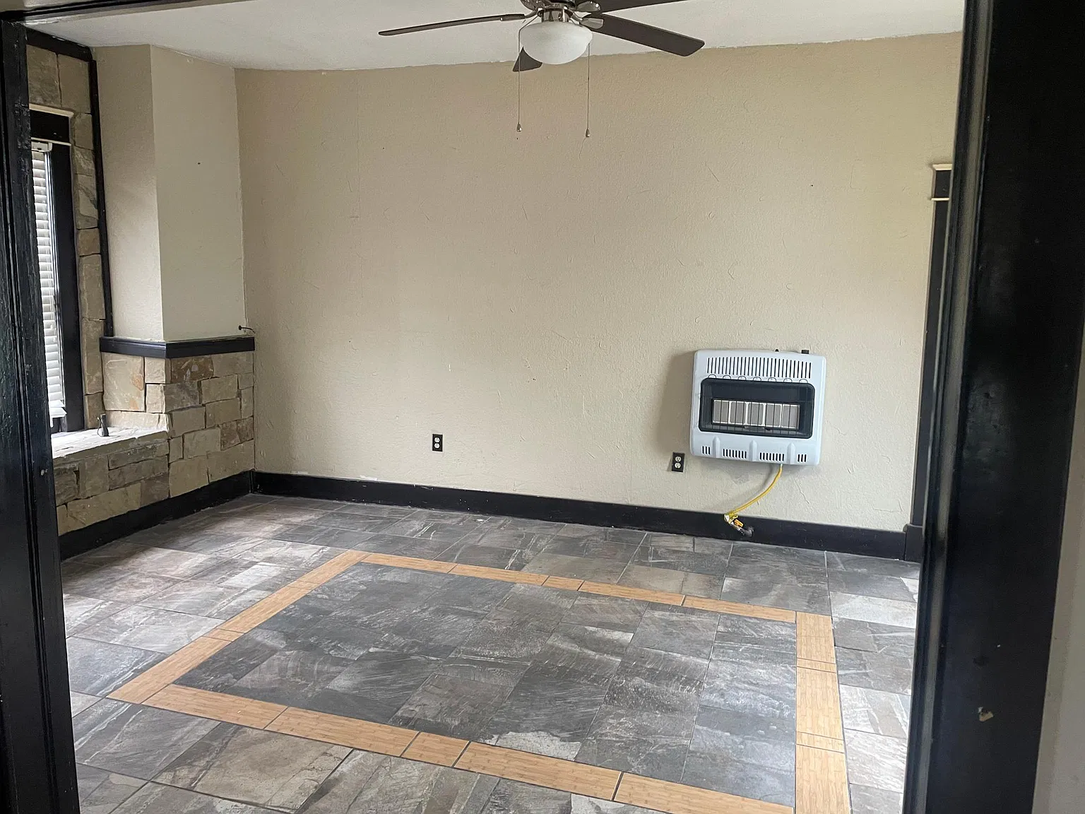 3 bed, 1.5 bath, $900 — Photo 4