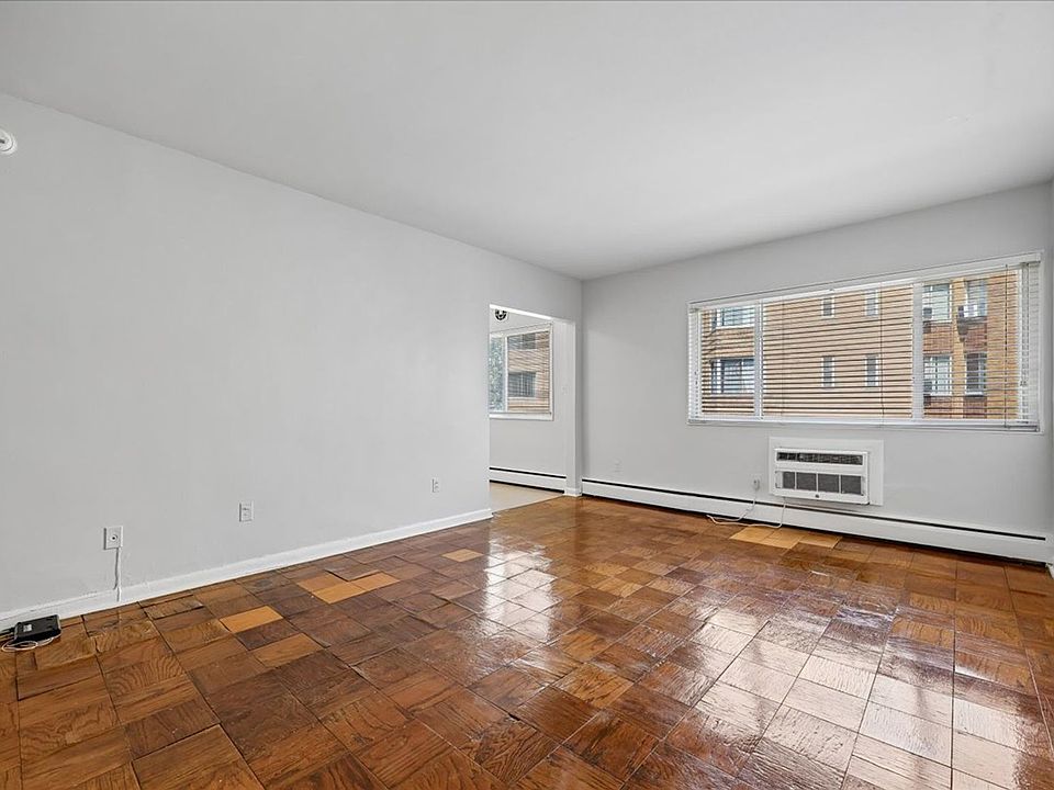 1st image of 1714 Summit Pl NW APT 203