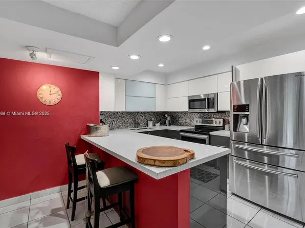 6821 Brookline Dr #6821, Hialeah, FL 33015