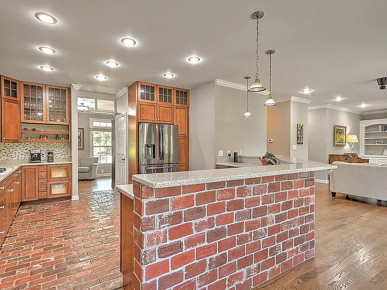 9 Wayland Ct — Photo 10