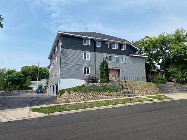 1st image of 1009 6th Ave S