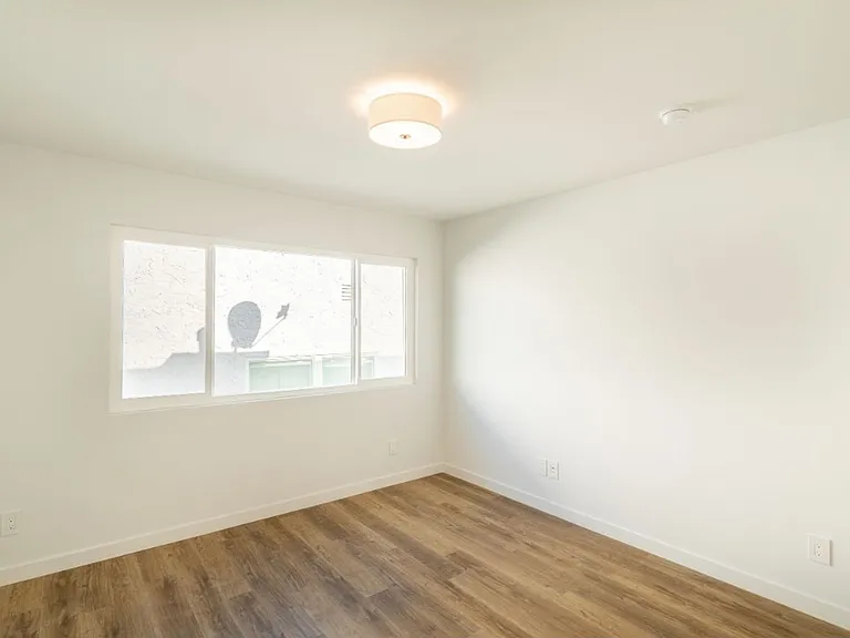 6120 Eleanor Ave — Photo 16
