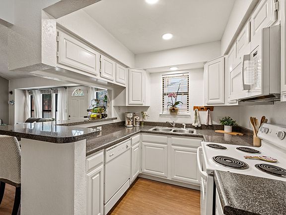 3rd image of 2541 Shady Ridge Dr Unit C