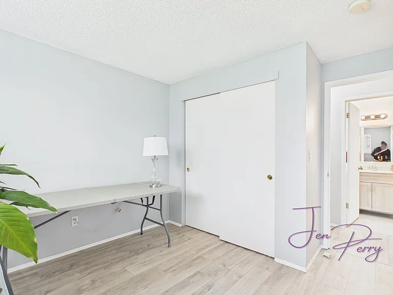 2274 Thornton St — Photo 19