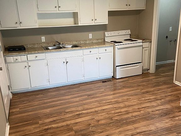3rd image of 1B Carroll Ln #1B