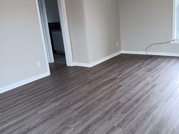 5th image of 927 Ontario St