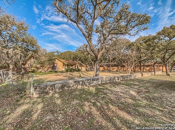 5th image of 15607 Oak Grove Dr
