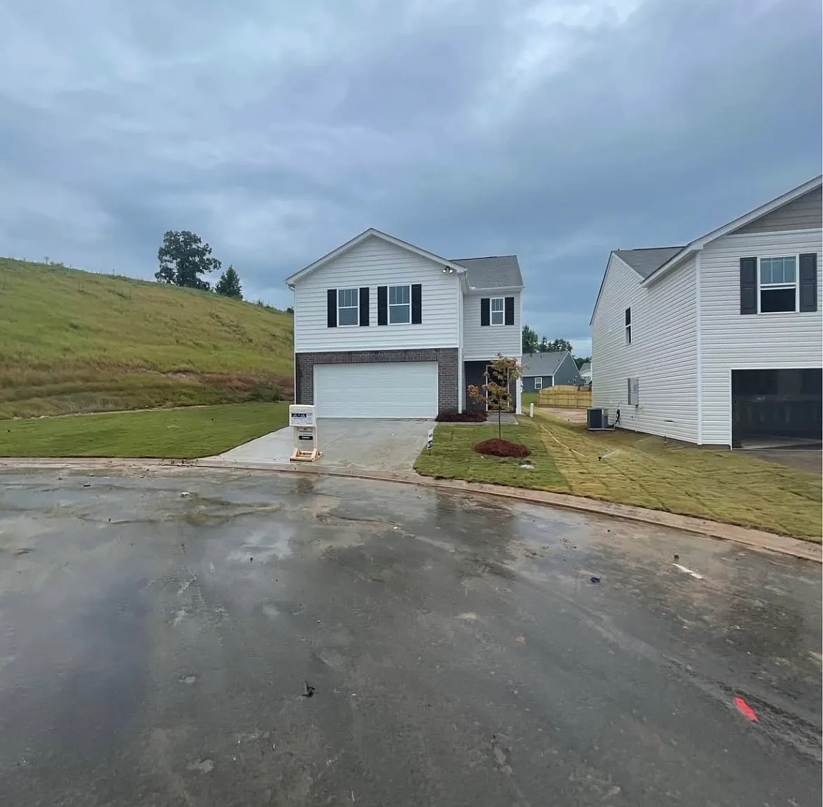 4 bed, 2174 sqft, $2,495 — Photo 2