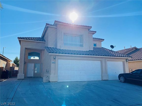 2nd image of 3840 Crest Horn Dr