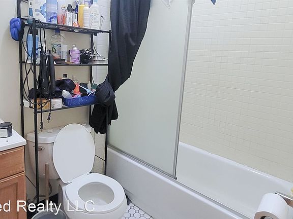 4th image of 556 W 37th St #11005928