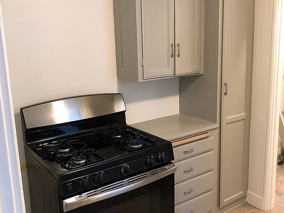 3rd image of 4467 Wilson Ave