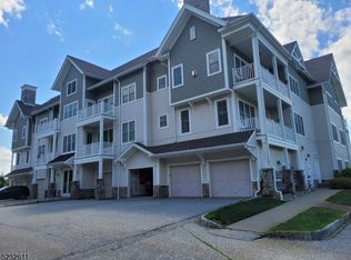 169 Tarrington Rd UNIT 303, Hamburg, NJ 07419