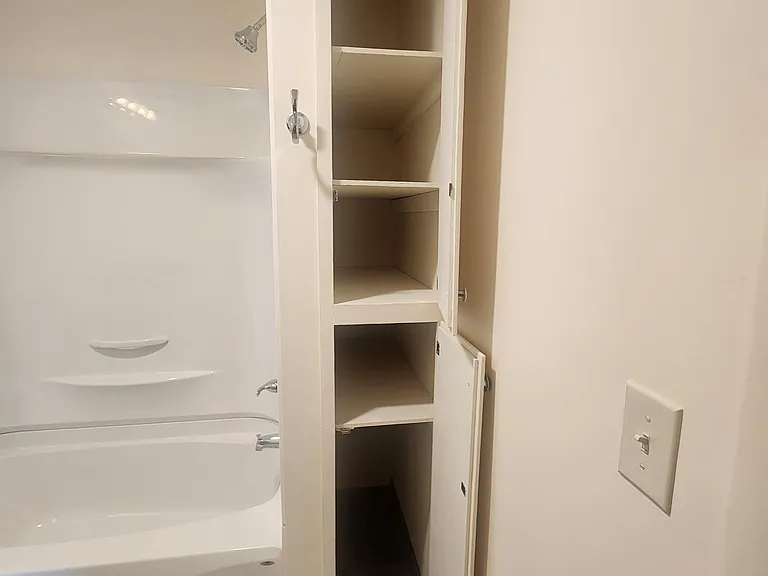 400 Broad St #4 — Photo 14
