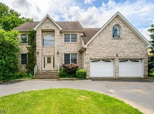 1264 Ratzer Rd, Wayne, NJ 07470
